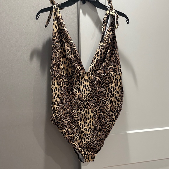 ASOS Maternity Leopard Swimsuit - Picture 1 of 4
